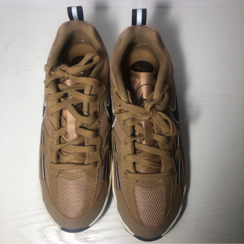 Nike JAM Women's Sneakers FN0314-200, Dark Driftwood/Hemp/Sail/Black) Size 10 - Picture 4 of 9